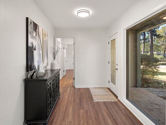 4th image of 541 Dogwood Ln