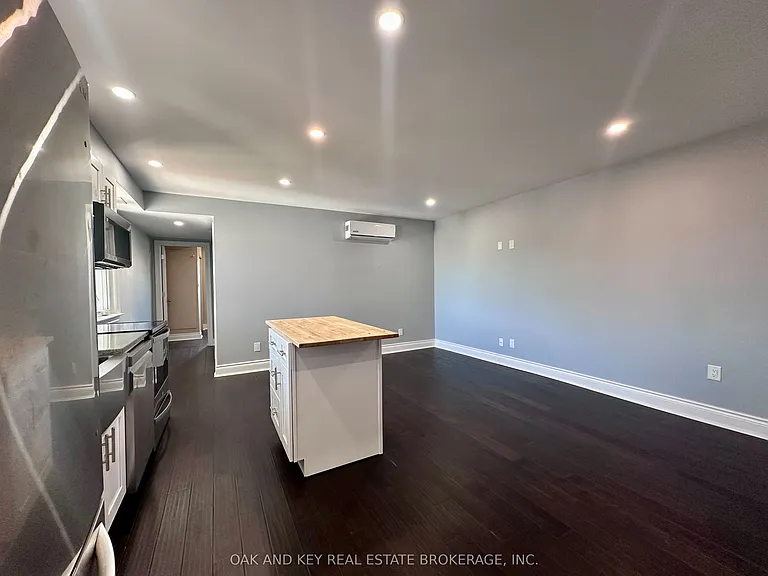 6 Lapp St #UPPER — Photo 9