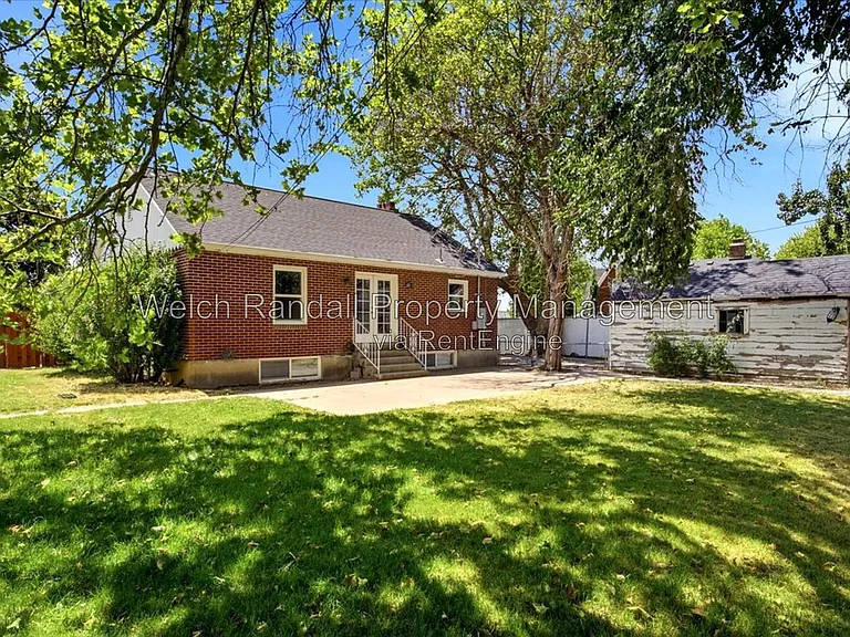 425 E Center St — Photo 27