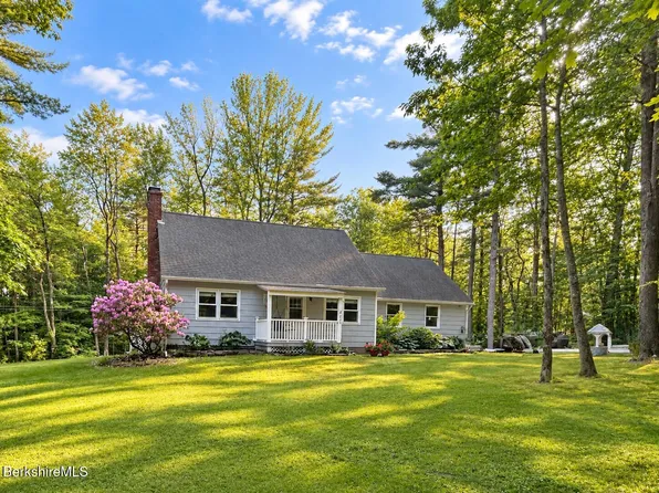 230 Middle Rd, Austerlitz, NY 12017