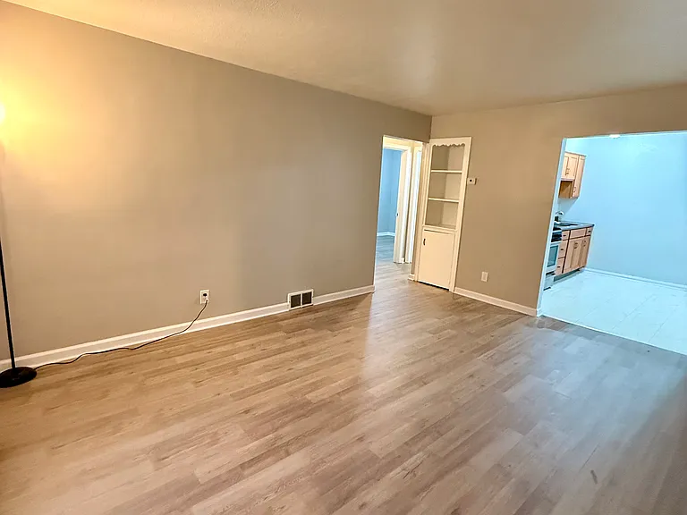 5252 Pine Tree Ln — Photo 8