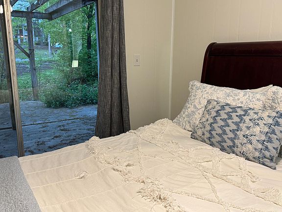 4th image of 606 Sunnyview Dr #2
