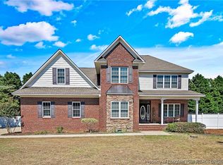 708 Maple Grove Ct, Hope Mills, NC 28348