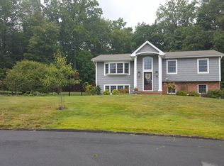 128 Rennert Ln, Bardonia, NY 10954