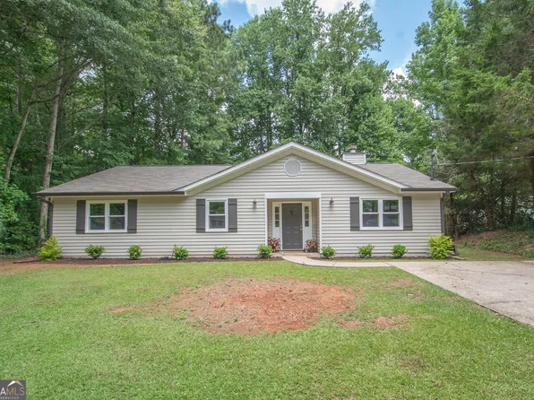 37 Lynn Cir, Newnan, GA 30263
