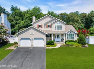 50 Diamond Ln, Howell, NJ 07731