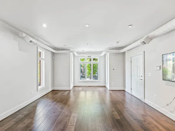 2111 11th St NW APT 4, Washington, DC 20001