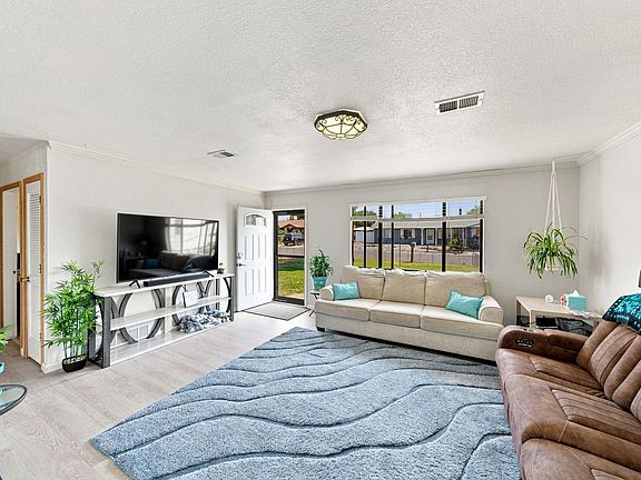 5th image of 447 Doris Rd