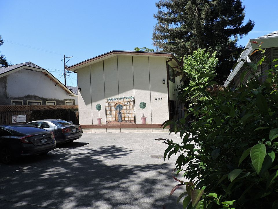 1st image of 608 26th St APT 5