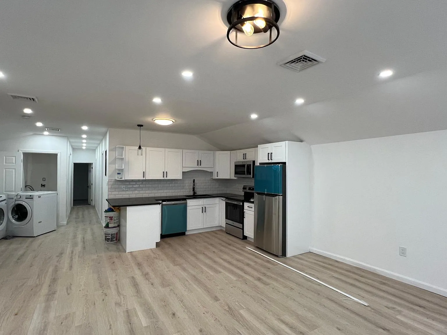 3 bed, 1100 sqft, $1,750 — Photo 4