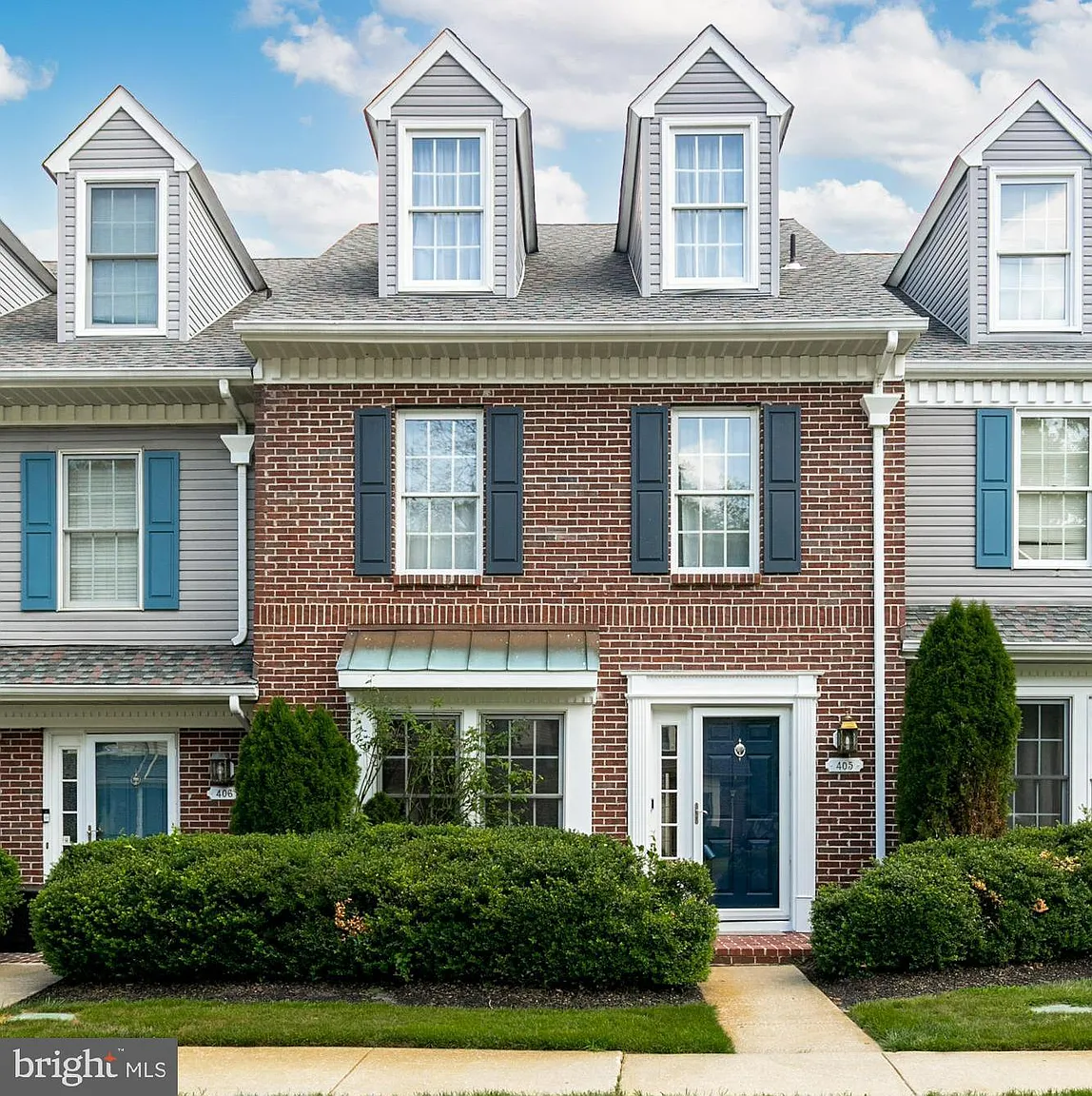 405 Berkshire Way photo 1