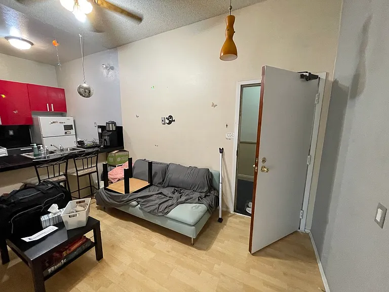 Living room (Furniture will be cleared)