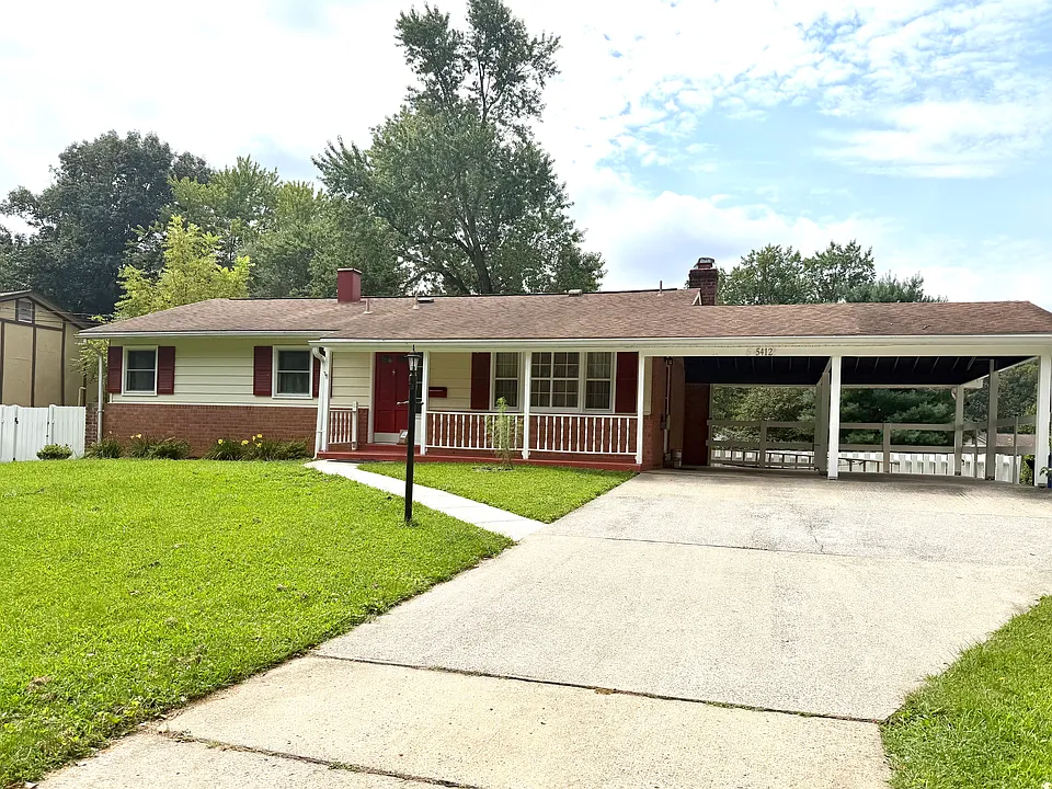 5412 Amberwood Ln