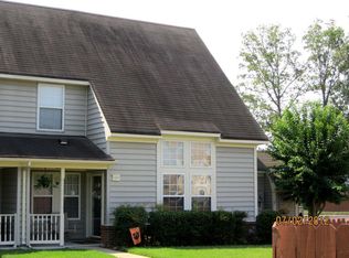 104 Locust Ln, Yorktown, VA 23693