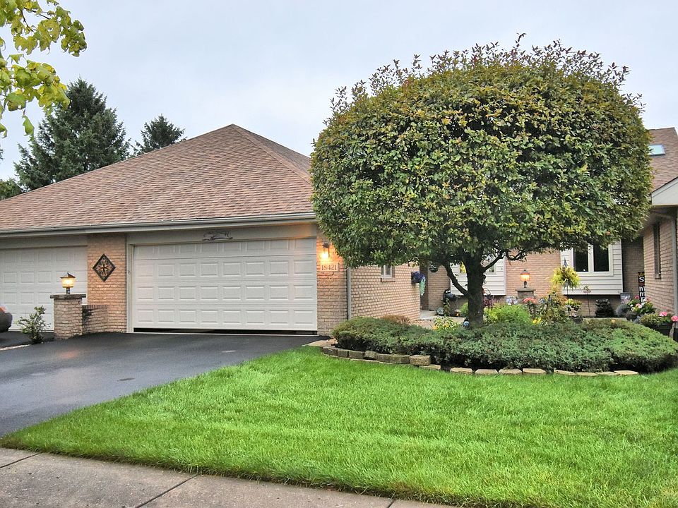 1st image of 18421 Lakeview Cir E