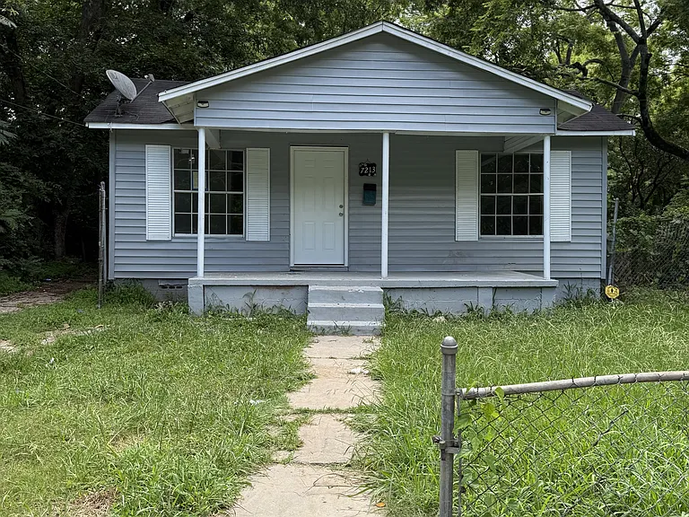 7213 Naples Ave — Photo 2