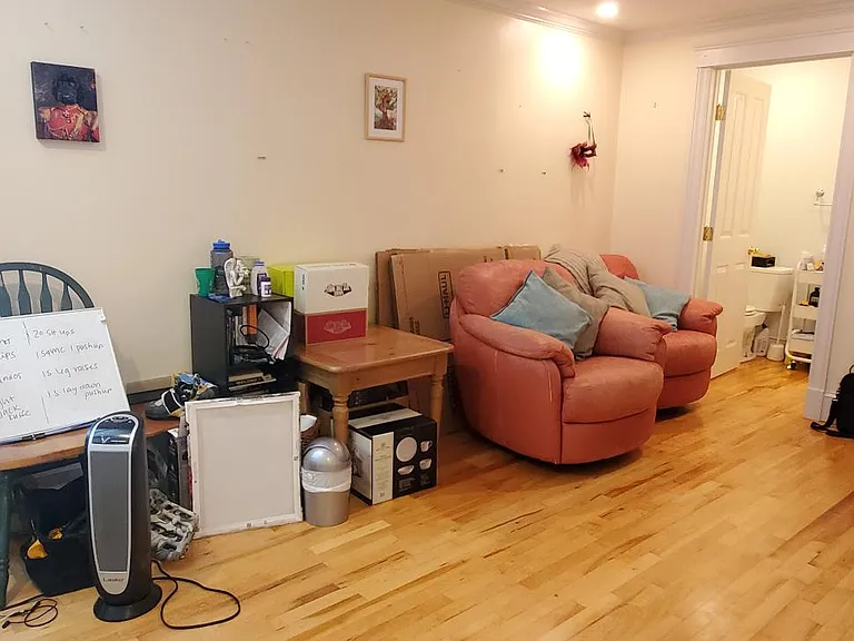210 Erie St #1 — Photo 10