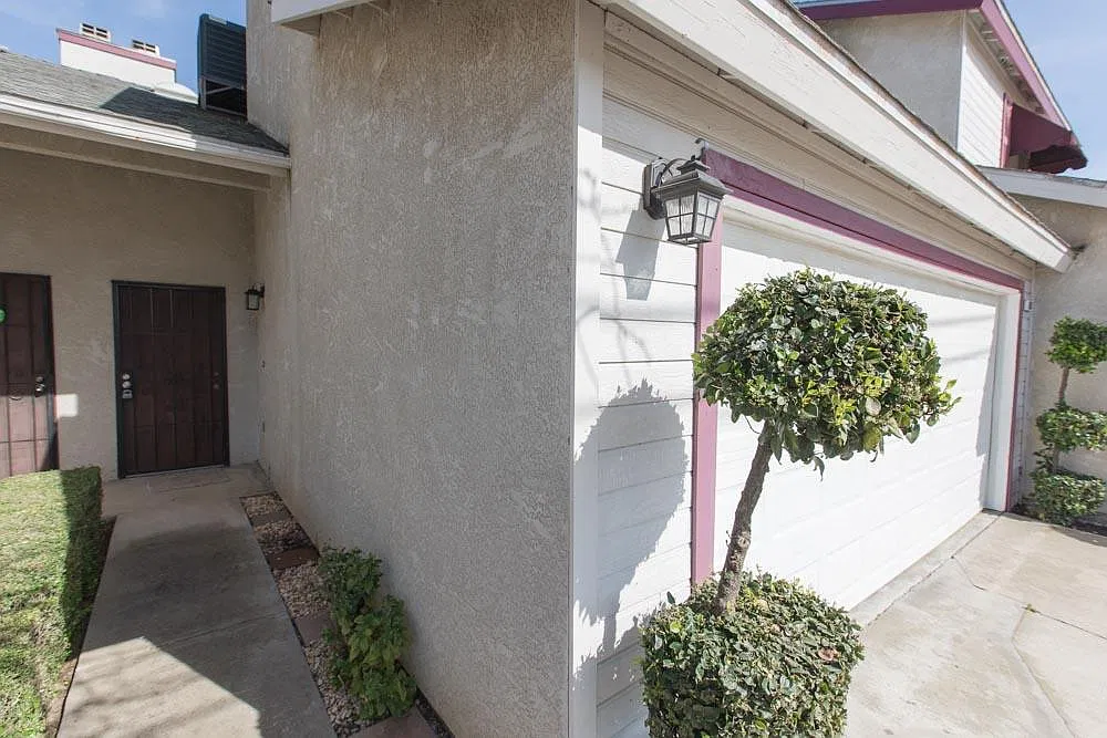 880 Osmun Cir — Photo 4