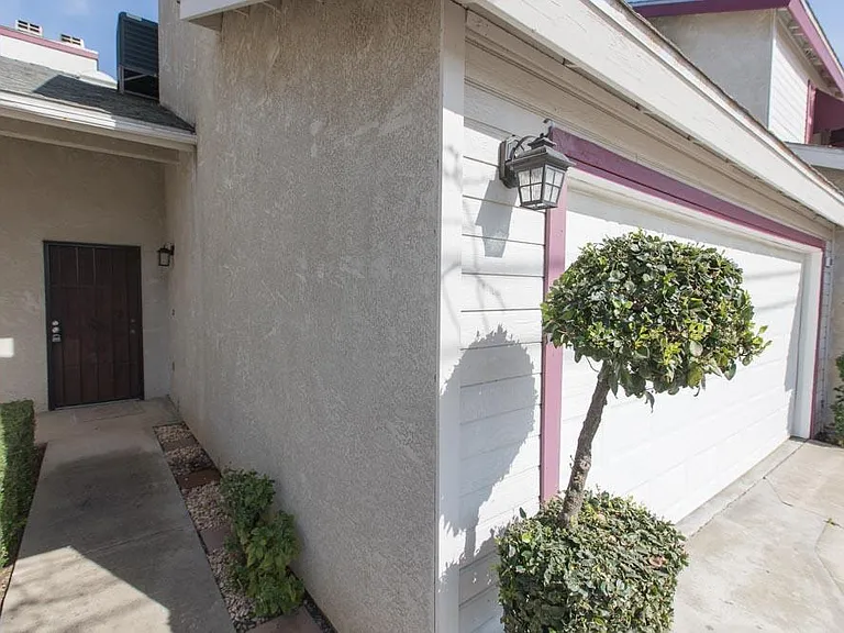 880 Osmun Cir — Photo 4