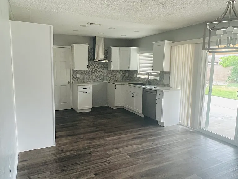 717 N Chestnut Ave — Photo 6