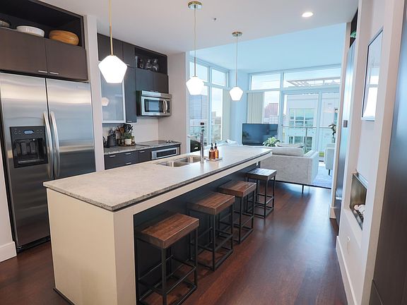 2nd image of 912 Channelside Dr Suite 2104
