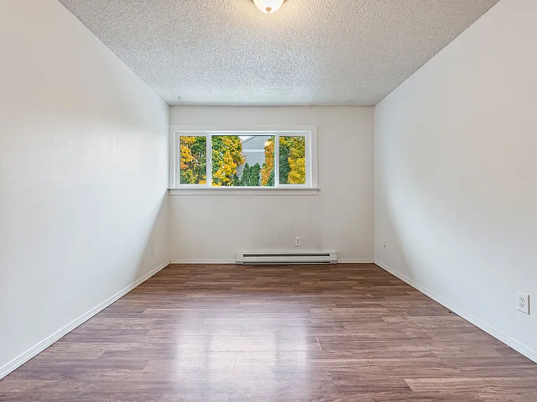Sandy Terrace Apartments — Photo 22