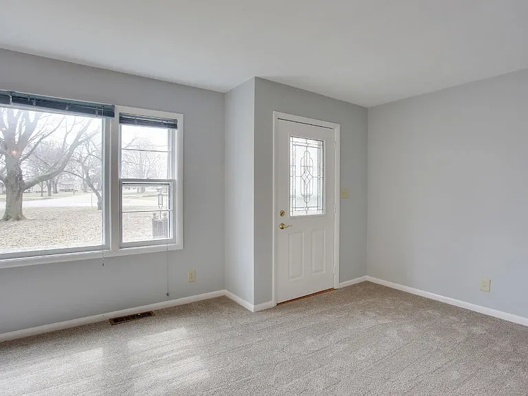713 S Longview Rd — Photo 5