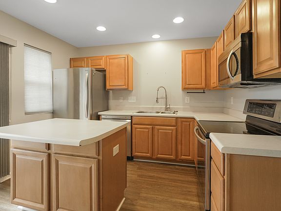 3rd image of 1759 Hidden Creek Dr