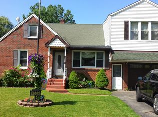 4565 Wilson Dr, Hamburg, NY 14075