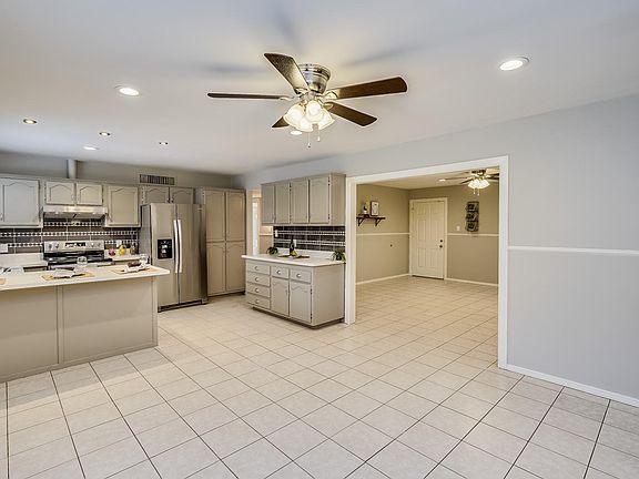 4th image of 3015 N 54th Ave