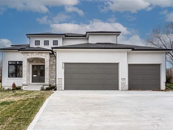 9705 NW 75th Ter, Weatherby Lake, MO 64152