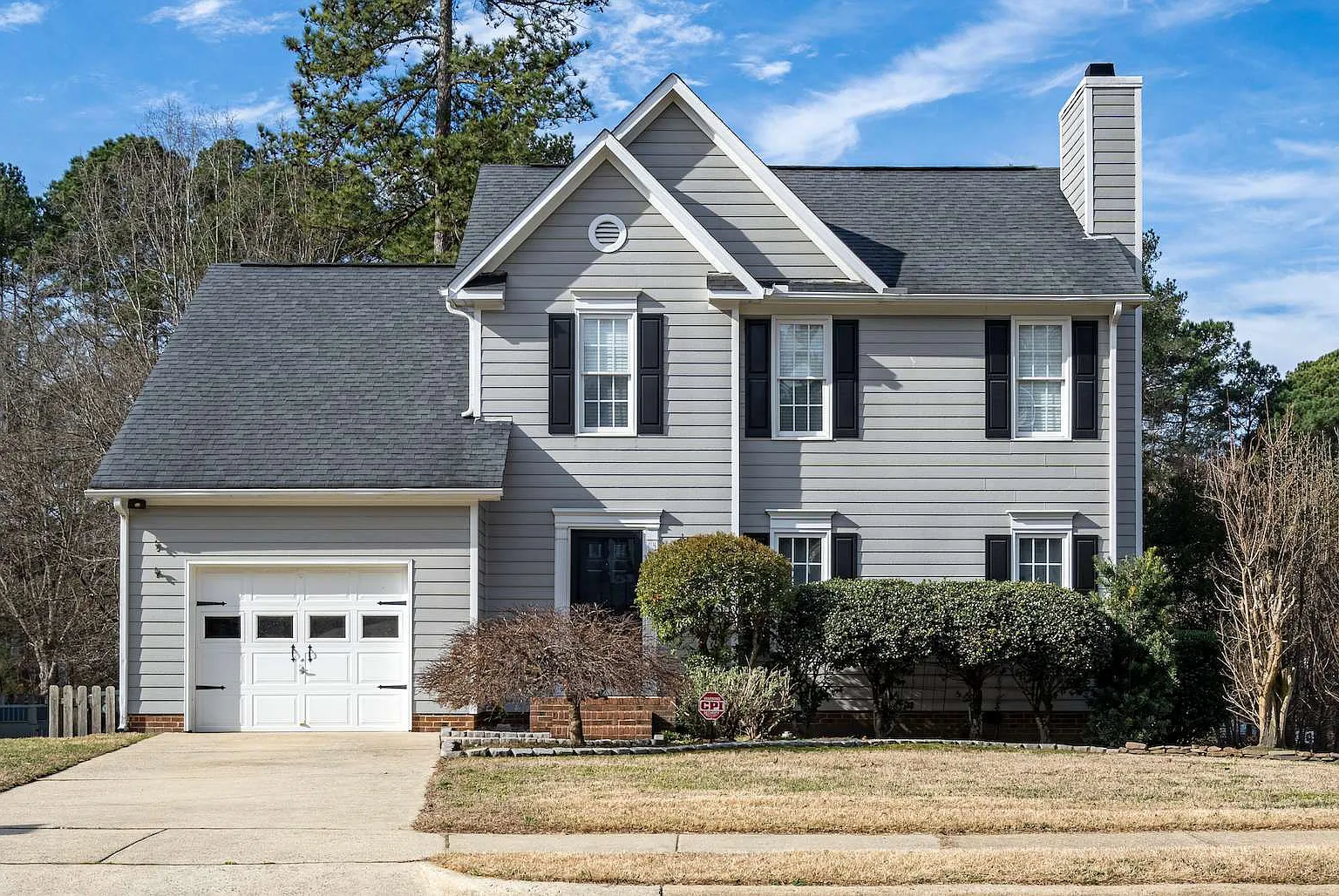 4 bed, 2.5 bath, 1933 sqft, $2,450 — Photo 1