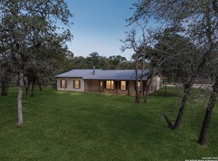 240 Oak Hollow Dr, La Vernia, TX 78121