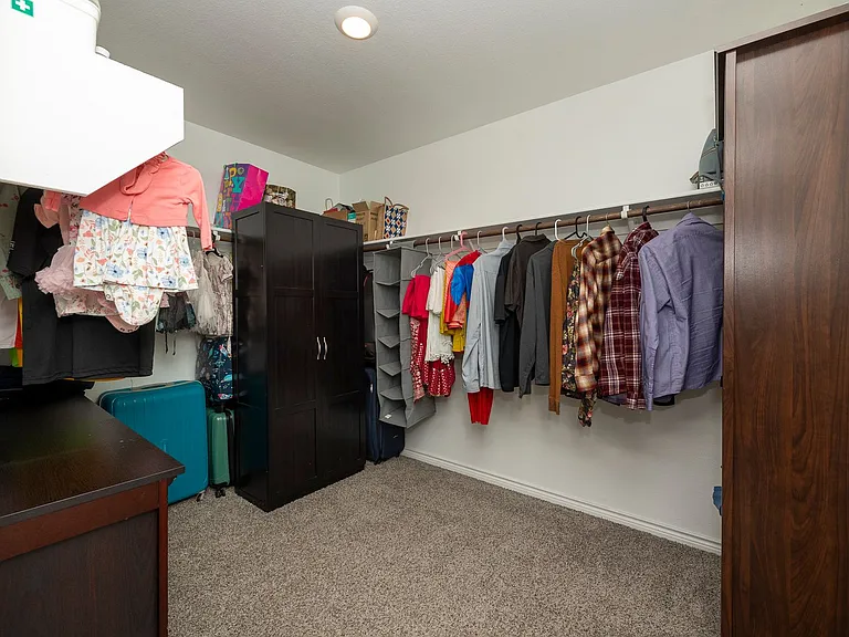 1205 Colonial Bluff Ln — Photo 15