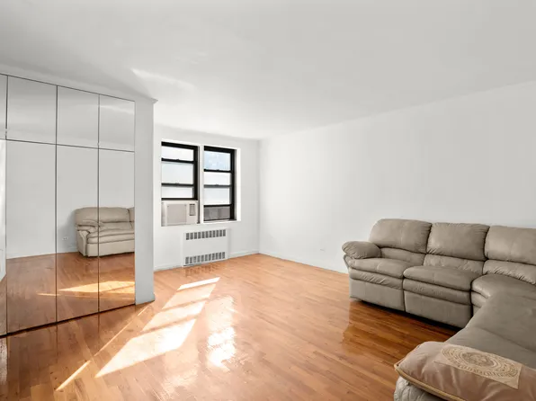 14 Cass Place image 1 of 8