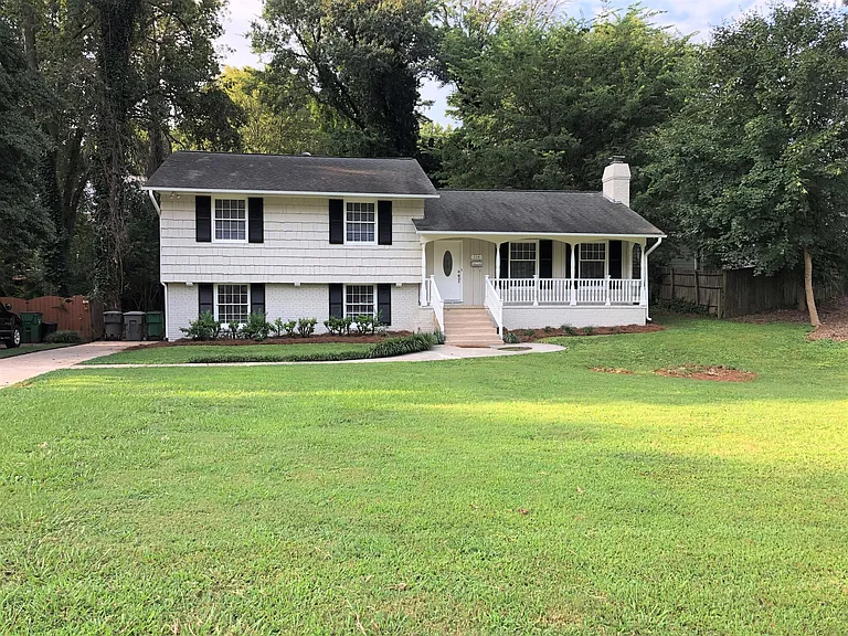 114 Scofield Rd — Photo 2