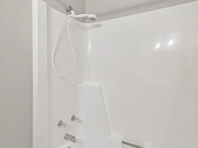 2504 Angelyn Dr — Photo 19