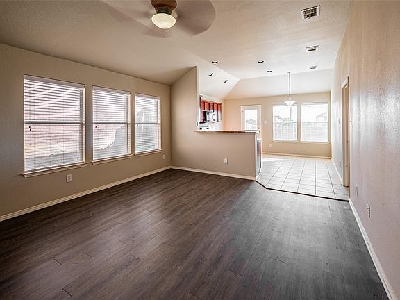 2nd image of 1837 Walnut Way