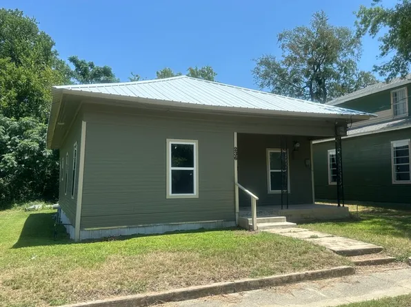 236 2nd St NE, Paris, TX 75460