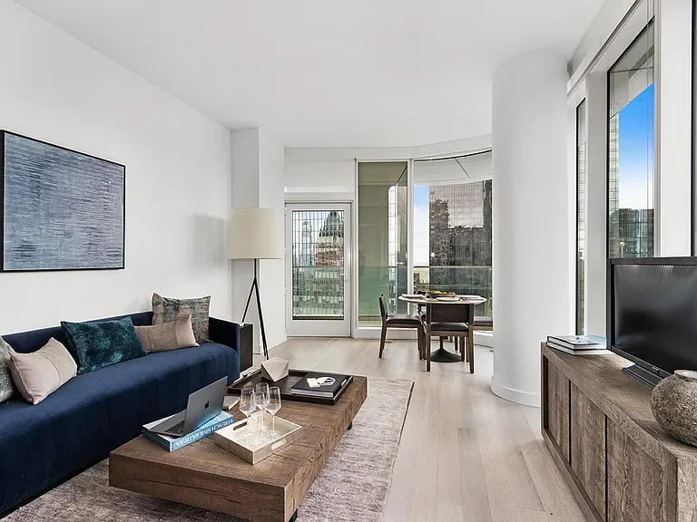 242 W 53rd St #47D — Photo 3