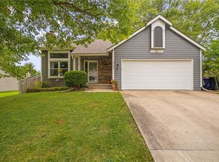 13134 S Raintree Dr, Olathe, KS 66062