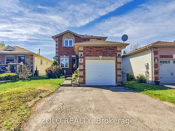 3rd image of 45 Athabaska Rd