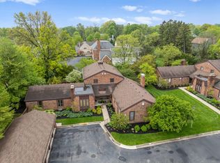 4216 Chaucer Ln, Columbus, OH 43220