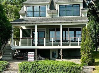 9377 Anne St, Pinckney, MI 48169
