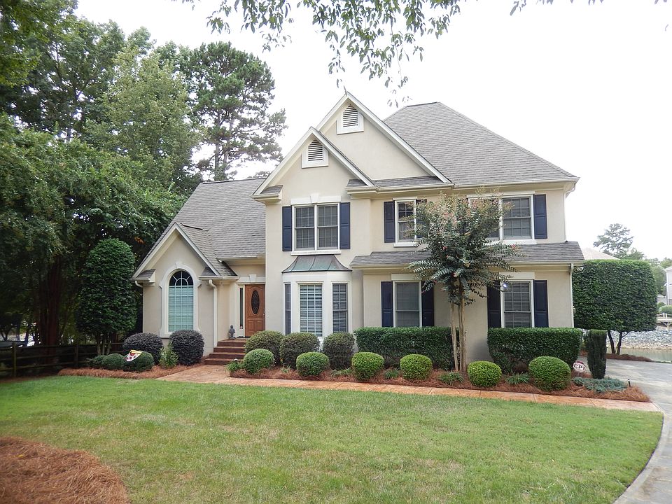 1st image of 104 Emerald Dr