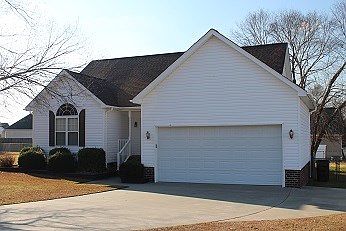 1st image of 105 Broad Oak Pl