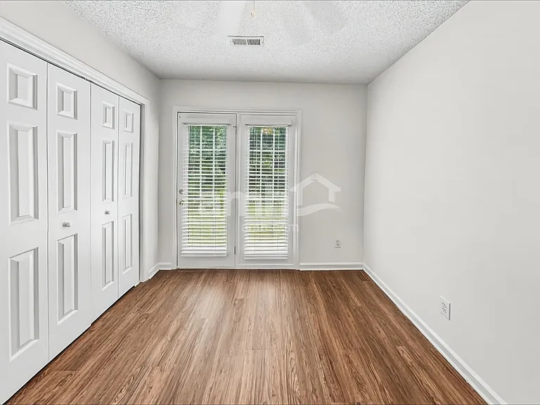 4902 Hunters Blf — Photo 8