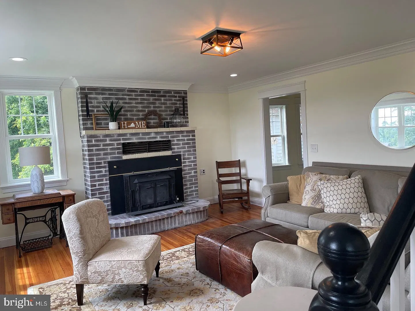 3 bed, 1.5 bath, 1472 sqft, $2,400 — Photo 2