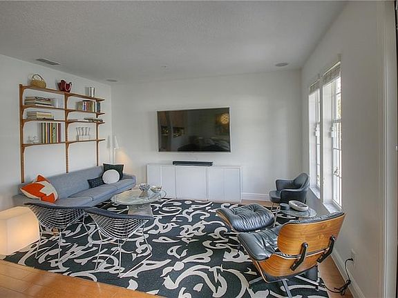3rd image of 5473 Baldwin Park St