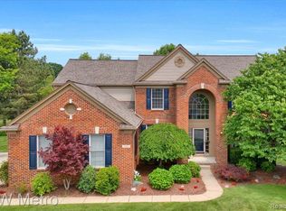 1945 Catlin Dr, Rochester, MI 48306